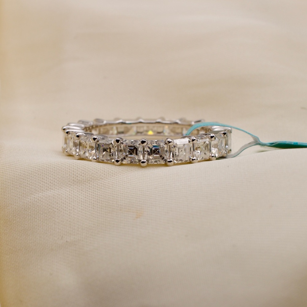 Size 7 Sparkling Silver Moissanite Band